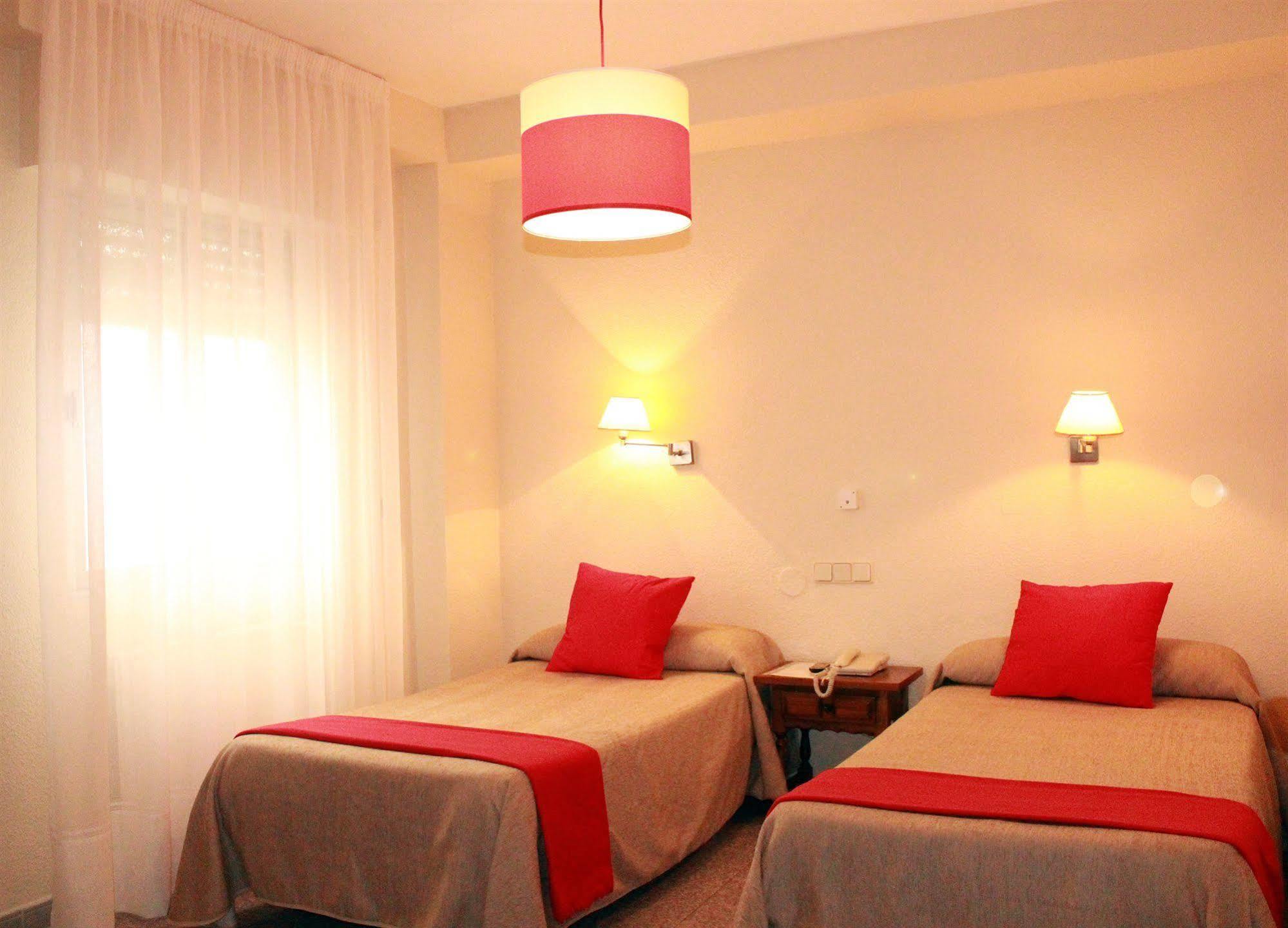 Hotel La Paz Ubeda  Luaran gambar